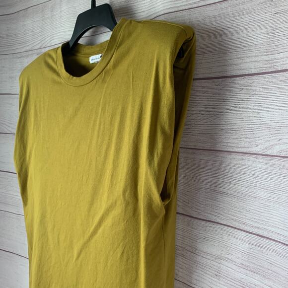 Good American Strong Shoulder Pad Sleeveless Shirt Pea Green Size 3 or Large - Picture 10 of 13